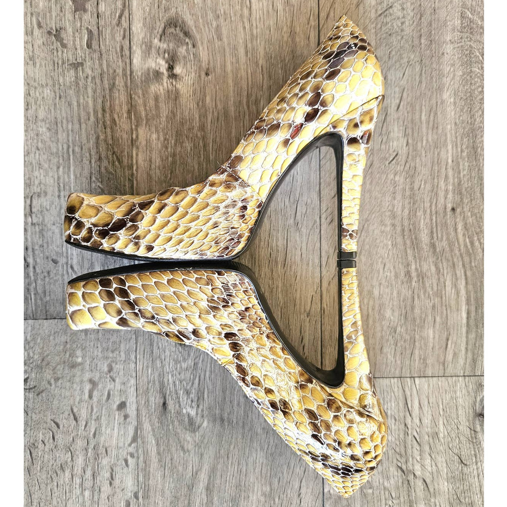 Gianni Bini Size 8.5 Snake Skin Pattern Heels